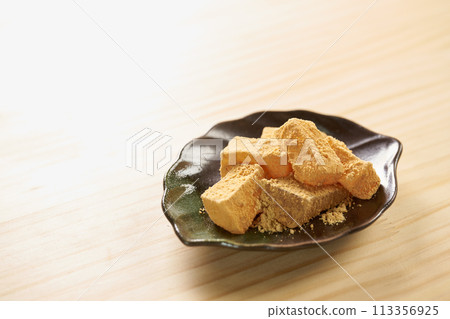 Warabimochi image 113356925