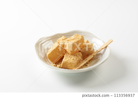 Warabimochi image 113356937