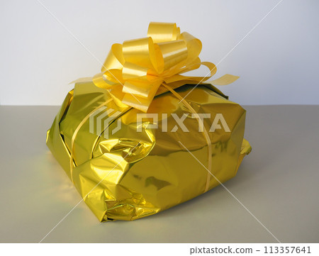 present gift cadeau 113357641