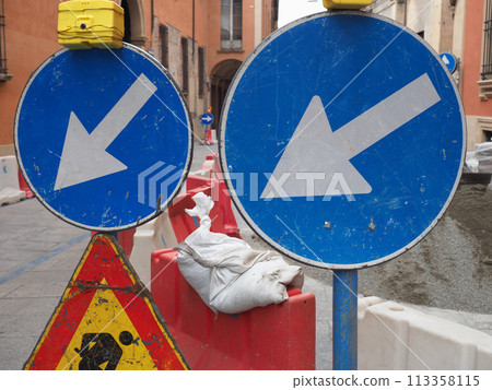 direction arrow sign direction arrow sign 113358115