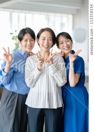 A woman with a smile 113358334