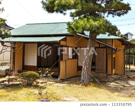 Tea house and garden at Osaka Tajiri History Museum Tea house and garden at Osaka Tajiri History Museum 113358795