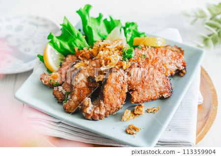Deep-fried seared bonito Deep-fried seared bonito 113359904