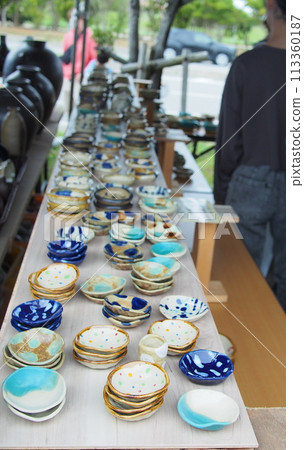 [Okinawa] Pottery market 113360187