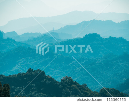 層層疊疊的山巒 113360553
