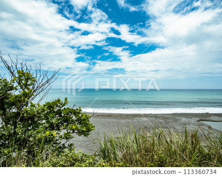 Seaside beach scenery and blue sky and white clouds 113360734
