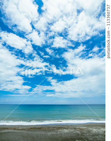 Seaside beach scenery and blue sky and white clouds 113360737