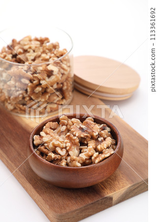 碗裡的核桃 113361692