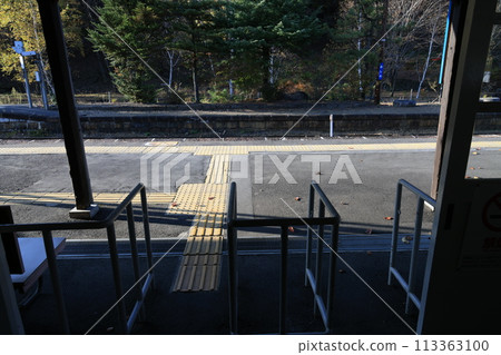 Watarase Valley Railway Ashio Station 113363100