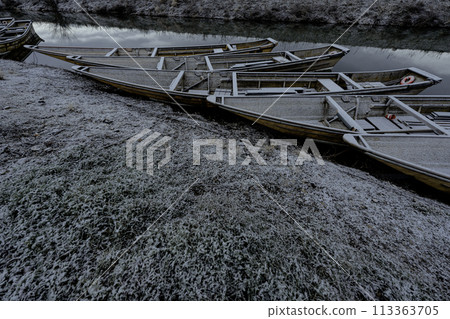 Photographing the Hozugawa River boat dock waiting for its turn in Kameoka City, Kyoto Prefecture 113363705