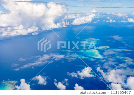 飛行度假村 暑假 旅行 飛機 Sea Wing 入境窗口 雲島 海灘 珊瑚 飛行度假村 暑假 旅行 飛機 Sea Wing 入境窗口 雲島 海灘 珊瑚 113365467