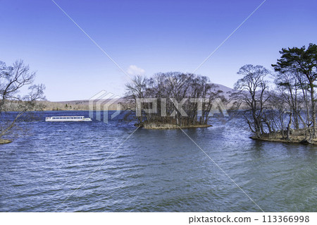 穿過大沼公園的遊船 113366998