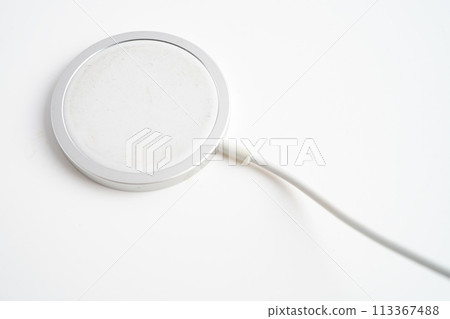 Wireless charger, magnetic charging modern equipment of mobile phone. 113367488