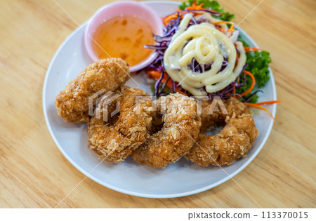 Deep fried shrimp cake with plum sauce Deep fried shrimp cake with plum sauce 113370015