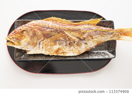 Whole Threadfin Snapper Grilled with Salt Whole Threadfin Snapper Grilled with Salt 113374908