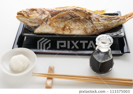 Whole Threadfin Snapper Grilled with Salt Whole Threadfin Snapper Grilled with Salt 113375003