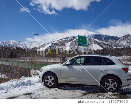 奧迪 Q5 與白雪皚皚的北阿爾卑斯山 奧迪 Q5 與白雪皚皚的北阿爾卑斯山 113375053