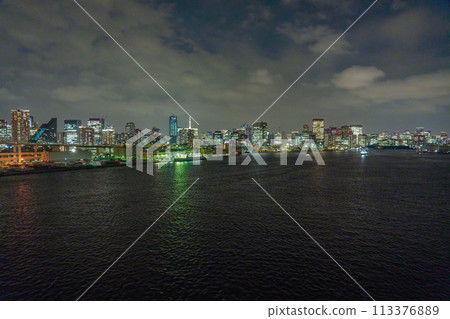 Night view of the port pier on the north side of Tokyo Bay. 113376889