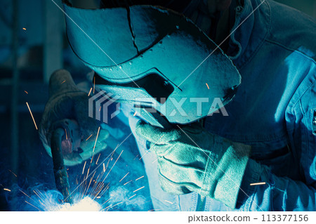 Factory welder 113377156