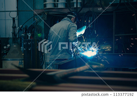 Factory welder 113377192