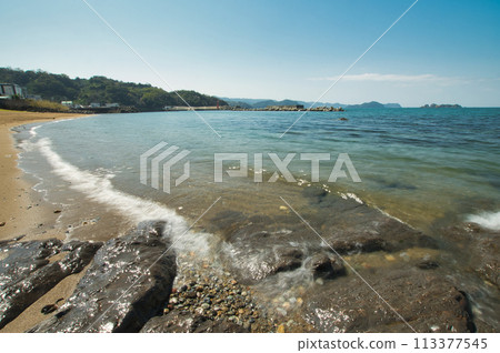 Suhara Beach (viewing Karimo Island and Kenashi Island) [Yuasa Town, Wakayama Prefecture] 113377545