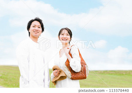蜜月、蜜月、旅行情人、夫婦、已婚夫婦的形象 113378440
