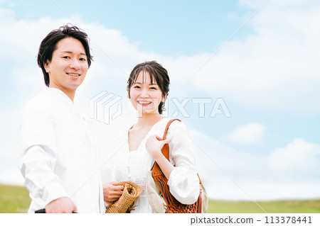 蜜月、蜜月、旅行情人、夫婦、已婚夫婦的形象 113378441