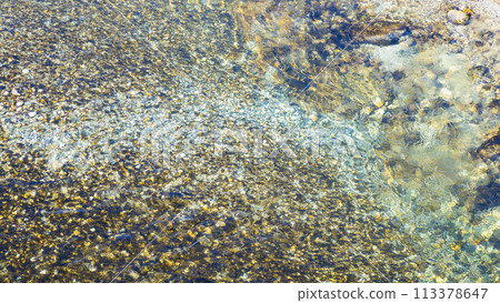 Ripples reflected on the water surface, Lake Aoki, Nagano Prefecture 113378647