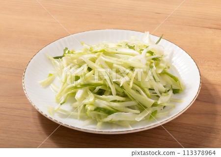 Crispy Puntarella Salad 113378964