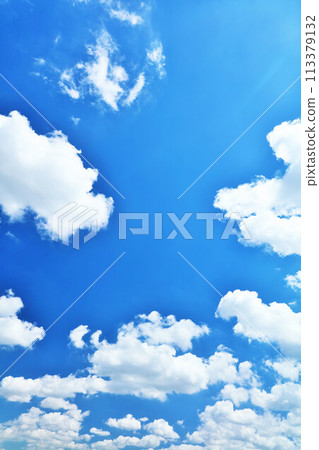 夏天藍天和雲彩 夏天藍天和雲彩 113379132
