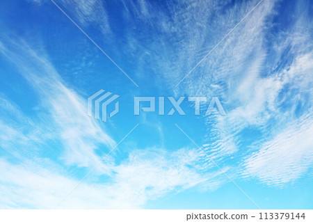 秋天天空和雲彩 113379144