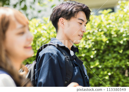 約會時的男人和女人 約會時的男人和女人 113380349