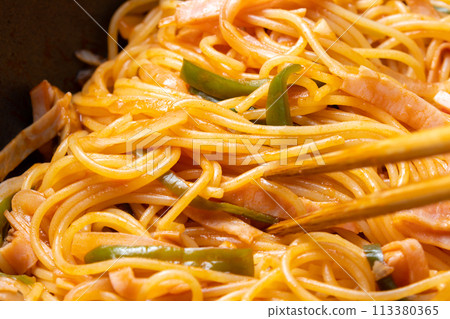 Spaghetti Neapolitan cooking scene. 113380365