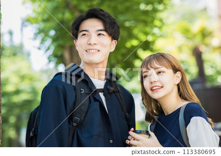 Men and women on a date 113380695