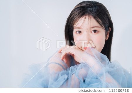 年輕女性的時尚與美麗形象 113380718