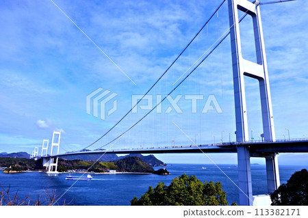 藍天下的來島海峽大橋 藍天下的來島海峽大橋 113382171