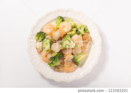 Stir-fried shrimp, scallops and broccoli (with salt sauce) Stir-fried shrimp, scallops and broccoli (with salt sauce) 113383201