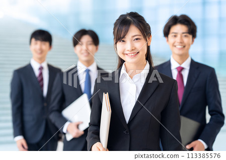 New employee businessman working in the office 113385576