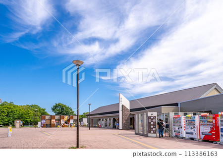 Road Station Utonai Lake 113386163