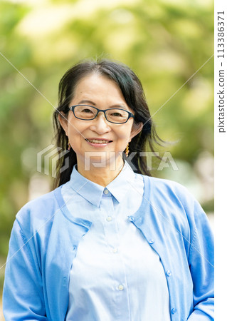 Senior woman portrait Senior woman portrait 113386371