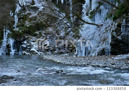 Icicles at Misotsuchi Falls in Chichibu City and spray ice on the Arakawa River 113388858