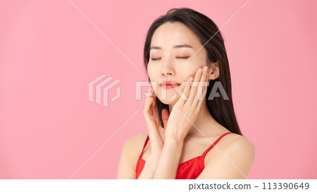 年輕女子亞洲美女肩部 113390649