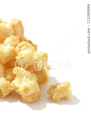 Rice crackers photographed on a white background 113390949