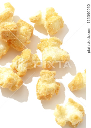Rice crackers photographed on a white background 113390960