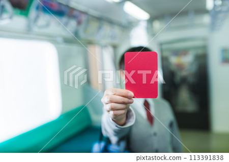 Image of high school students commuting to school by train 113391838