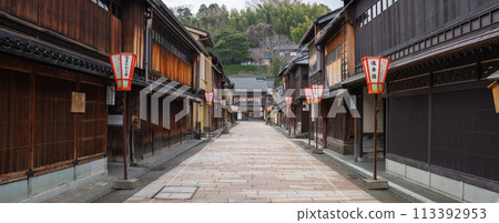 Panoramic view of Higashi Chaya District in Kanazawa 113392953
