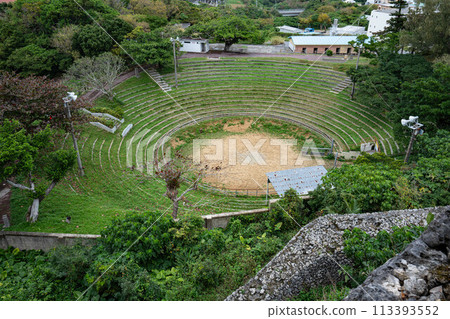 阿赫納城堡的鬥牛場 113393552