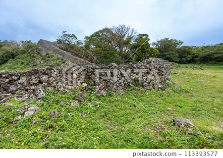 Stone walls of Itokazu Castle Stone walls of Itokazu Castle 113393577