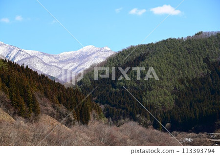 春天從早山水壩看到的早山 113393794