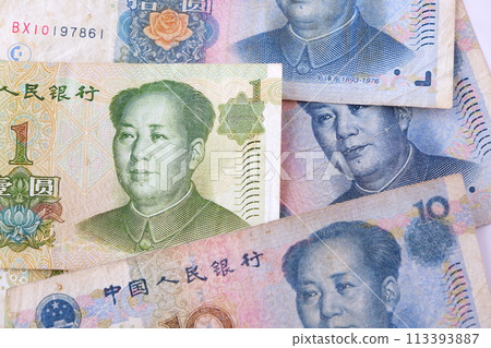 中國貨幣，人民幣（RMB）鈔票，上面有毛澤東肖像 113393887
